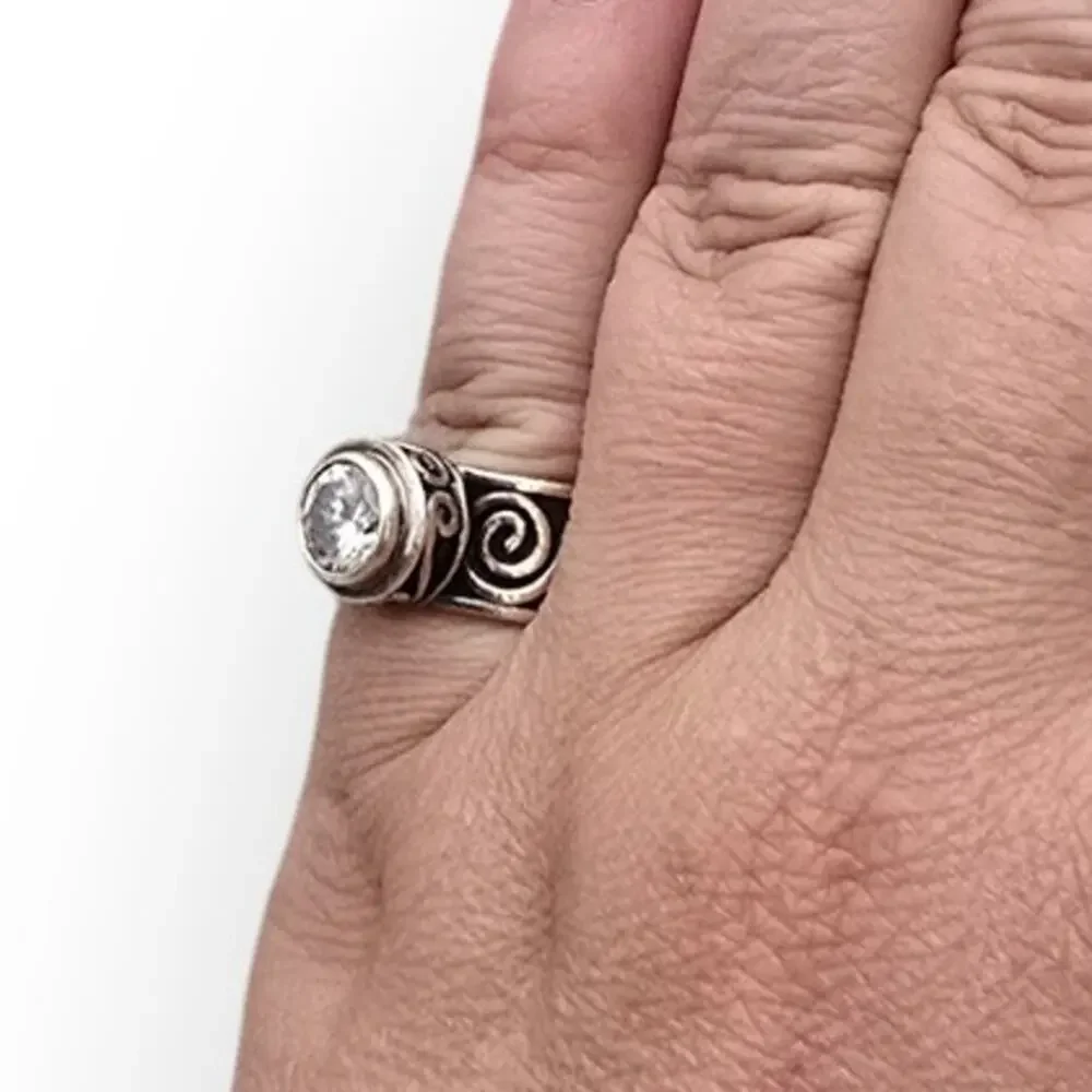 Silpada Solitaire Retired Sterling Silver Eternity Swirl Ring – Size 7.5 - Picture 5 of 13